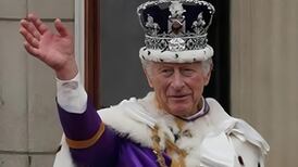 Rey Carlos III se va de vacaciones sin la reina Camilla para descansar