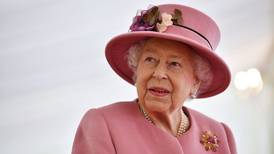 La reina Isabel II de Inglaterra fue hospitalizada en Londres