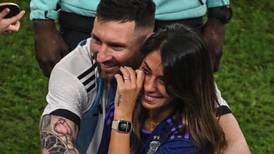 Con lágrimas en los ojos celebró Antonela Roccuzzo el campeonato de Messi en el Mundial