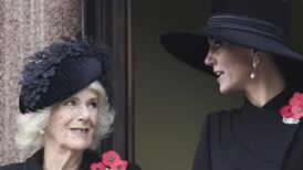 Kate Middleton: revelan tranquilizó a una "ansiosa"  reina Camilla en su primer evento como consorte