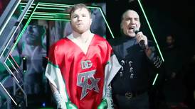 VIDEO: Alejandro Fernández acompaña a Canelo en el ring cantando "México lindo y querido"