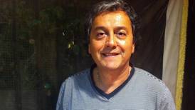 Desquiciado, agresor y fome: Cambian la biografía de Claudio Reyes en Wikipedia