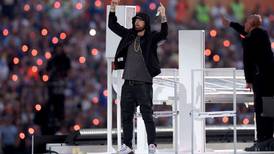 Super Bowl 2022: ¿Qué significa que Eminem se haya arrodillado durante el Half Time?