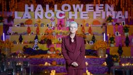 Jamie Lee Curtis visitó una ofrenda de Día de Muertos inspirada en las películas de "Halloween"