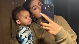 Kylie Jenner comparte tierno video de su hijo tras rumores de que Travis Scott embarazó a otra mujer