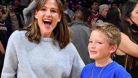 Hijo menor de Jennifer Garner sorprende con gran parecido a su padre, Ben Affleck