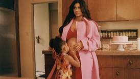 Kylie Jenner celebra el Día de las Madres con emotivo video junto a sus dos hijos