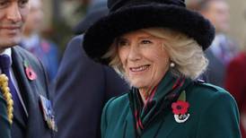 Reina consorte Camilla tiene encuentro con la Spice Girl que besó al rey Carlos III hace unos años