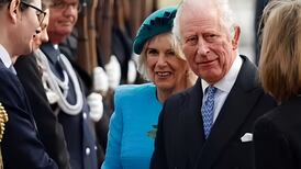 La reina Camilla estará "aterrorizada" en la coronación, asegura su ex mayordomo