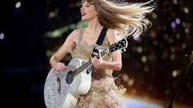 Fanática de Taylor Swift inició labor de parto en pleno concierto de “The Eras Tour”