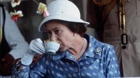 El protocolo de la Familia Real Británica para tomar el té