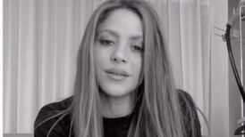 Shakira aparece devastada al escuchar "Te Felicito", canción dedicada a Piqué, en el supermercado