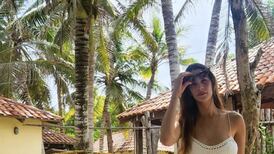 Laura Londoño presume su cuerpo estilizado en playa colombiana