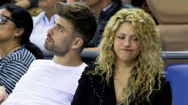 “Está todo el día con el celular”: Aseguran que Shakira está molesta con las conductas de Gerard Piqué con sus hijos