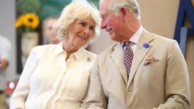 Rey Carlos y reina Camilla despiden el 2022 con esta tradicional canción escocesa