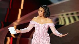 Oscars 2022: Regina Hall se burla de la polémica frase de Kim Kardashian "trabaja duro"