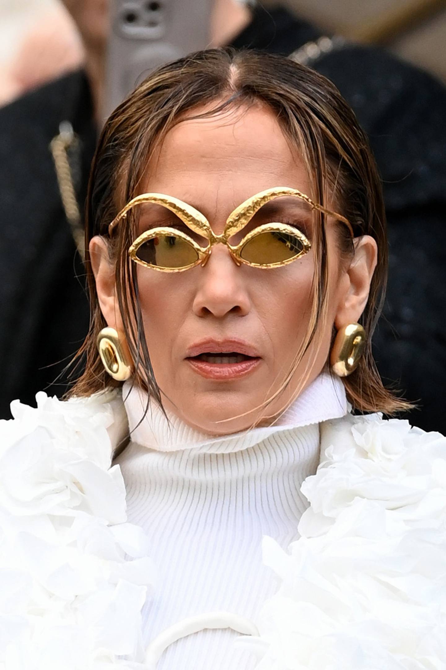 Jennifer López usó Schiaparelli en la Semana de Alta Costura de París.