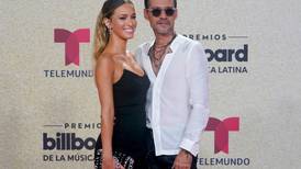 Marc Anthony y su novia Madu Nicola hacen su debut en la alfombra roja de los Billboard