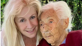 Falleció Doña Eva Mange, la abuelita de Thalía y Laura Zapata, a los 104 años