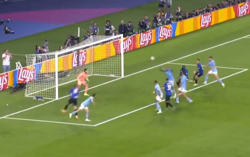 El insólito gol errado por Romelu Lukaku, jugador de Inter de Milán.