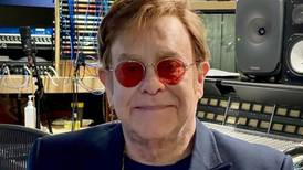 Gira del adiós postergada: Elton John da positivo a covid-19