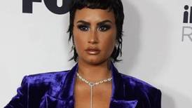Demi Lovato sufre aparatoso accidente en su casa y muestra herida en el rostro