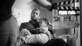 Chris Hemsworth cuenta cómo fue trabajar con su hija y de su papel clave (alerta de spoilers)