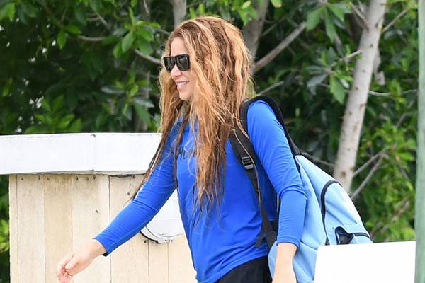 Shakira regresó a sus clases de esquí con su instructor
