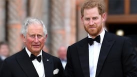 El príncipe Harry ya llegó a Reino Unido por diagnóstico de cáncer del rey Carlos III