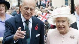 Príncipe Felipe, esposo de la reina Isabel, intentó demandar a “The Crown” por hablar de su hermana Cecilia