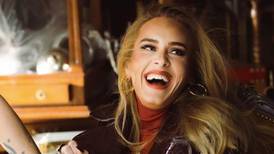 Adele sale enfiestada con su novio de la reunión de cumpleaños de Beyoncé