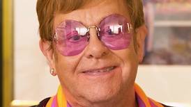 Elton John deja Twitter por cambios en sus políticas: "Permitirán que la información errónea florezca sin control"