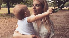 Emma Roberts critica a su mamá por haber publicado foto de la cara de su bebé sin permiso