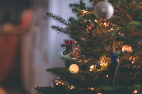 ¿Dónde es mejor poner el árbol de Navidad? Esto dice el Feng Shui