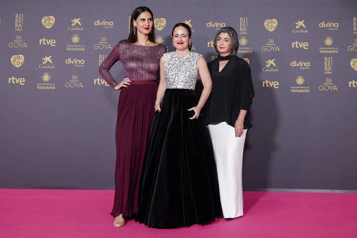 Maite Alberdi, Paulina Urrutia y Rocío Jadue pasaron por la Alfombra Roja de los Premios Goya 2024.