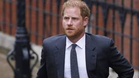 Príncipe Harry y un nuevo golpe para la familia real