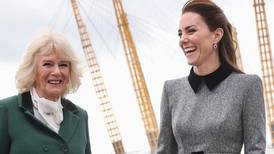 Camilla Parker-Bowles y Kate Middleton más cómplices que nunca en especial sesión de fotos