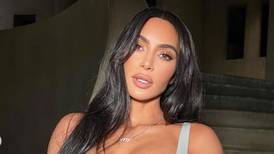 Kim Kardashian preocupa al presumir su impactante figura
