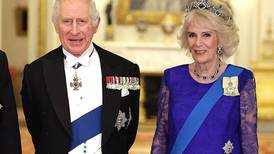 Rey Carlos III felicita a gran amigo de la familia real por su victoria en los Oscar 2023