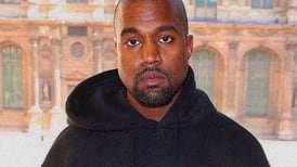 Kanye West reaparece en las calles con su nueva "esposa" y les llueven las críticas