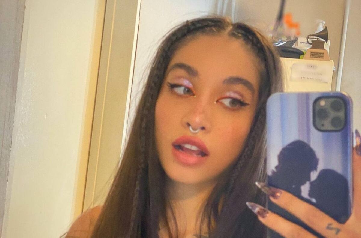 María Becerra pide disculpas por polémicos y viscerales tweets y confirma quiebre sentimental