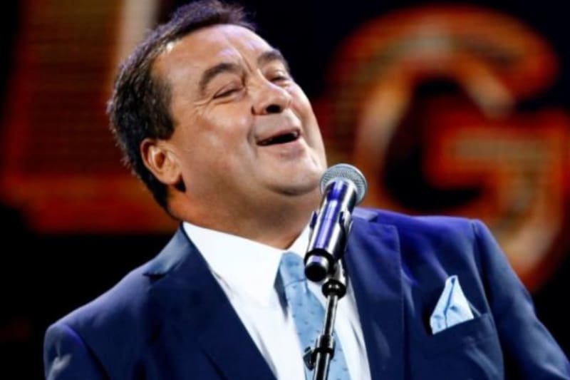 El comediante está en el ojo del huracán por supuestamente besar a una menor de edad.