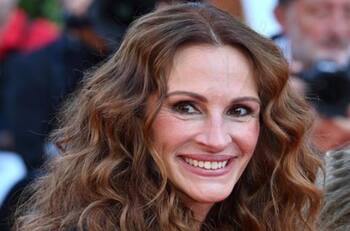 Julia Roberts enamora con su sonrisa la alfombra roja de Cannes