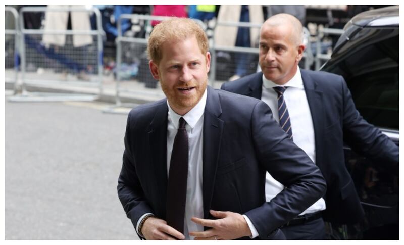 Príncipe Harry en la corte durante el juicio por piratería telefónica contra Daily Mirror.