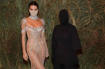 MET Gala: Kendall Jenner y Kim Kardashian provocan memes