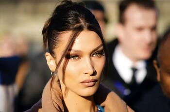 El peinado bumpit de los 2000 regresó y ya lo lleva Dua Lipa y las hermanas Hadid