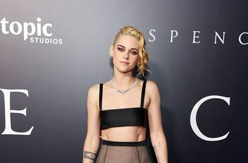 Kristen Stewart es admirada como Lady Di ¡y por causar sensación en las alfombras rojas!