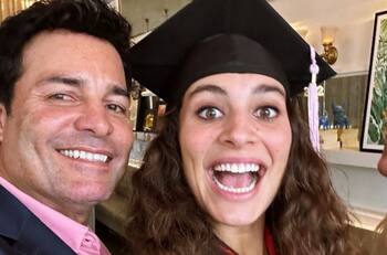 Chayanne celebra con orgullo la graduación de su hija Isadora Figueroa
