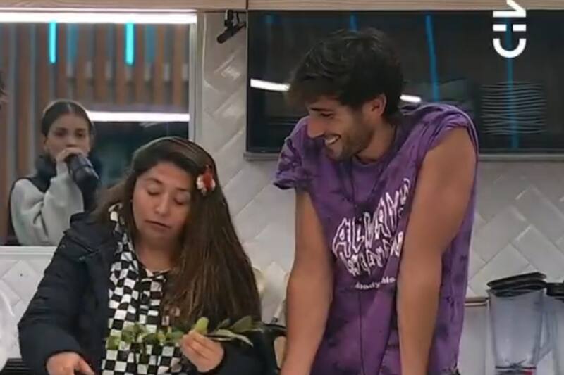 Jennifer Galvarini y Federico Farrell en la cocina de "Gran Hermano" Chile.