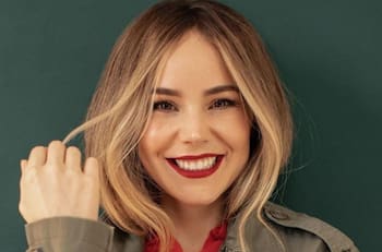 Camila Sodi vacaciona de manera romántica al puro estilo de "Emily In Paris"